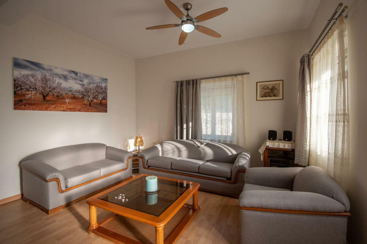 Tzitzifés Panorama Country Residence מראה חיצוני תמונה